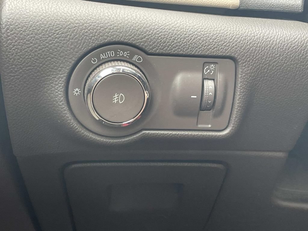 Used 2012 Buick Verano FWD image 27
