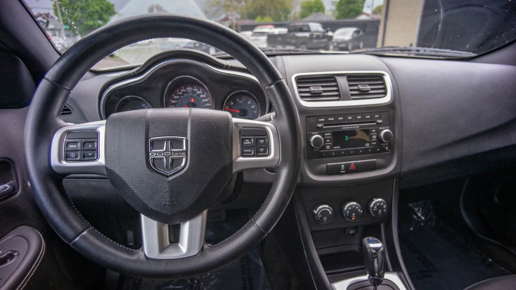Used 2012 Dodge Avenger SXT FWD image 2