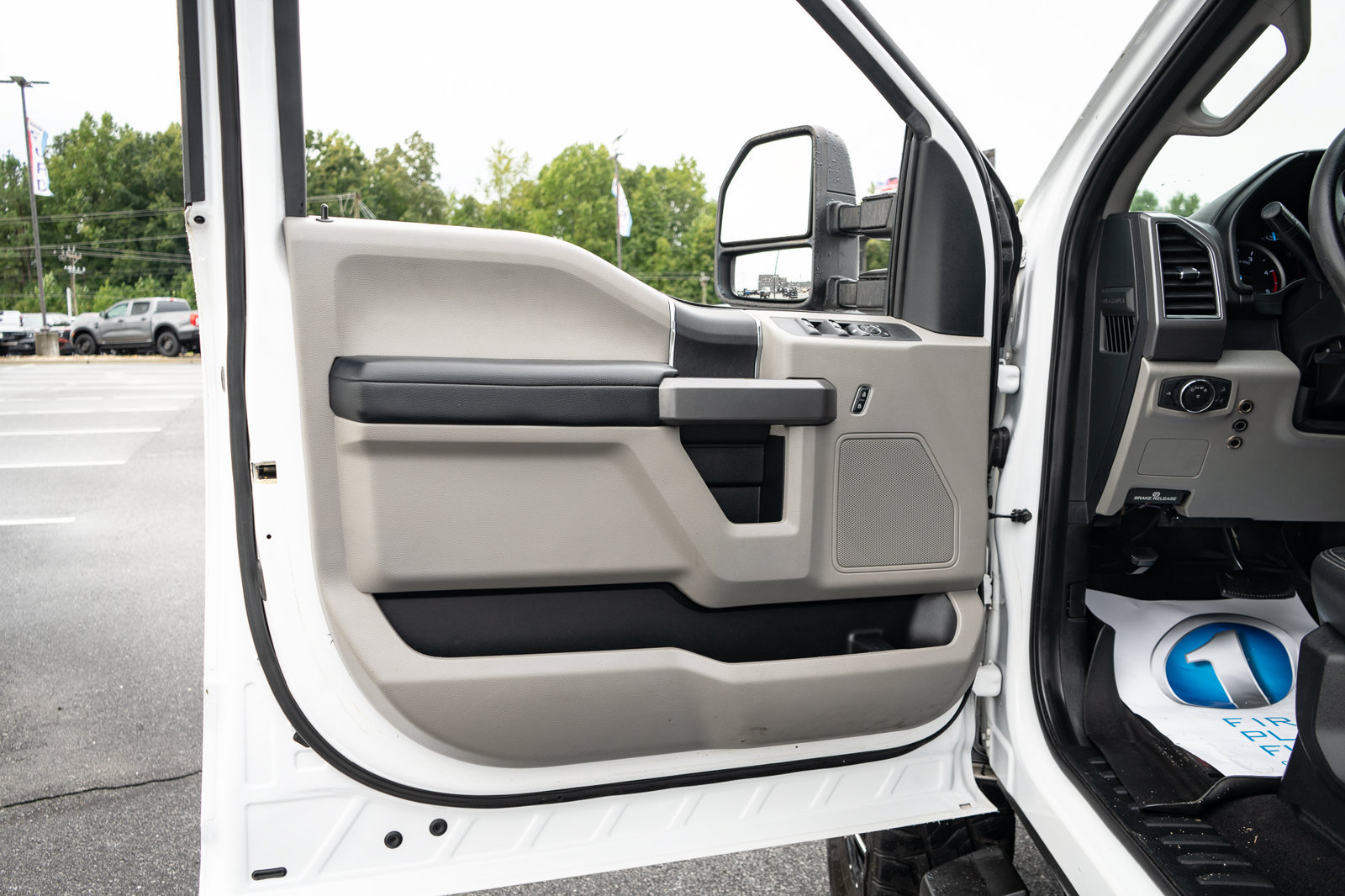 Used 2019 Ford F350 XLT AWD/4WD image 15