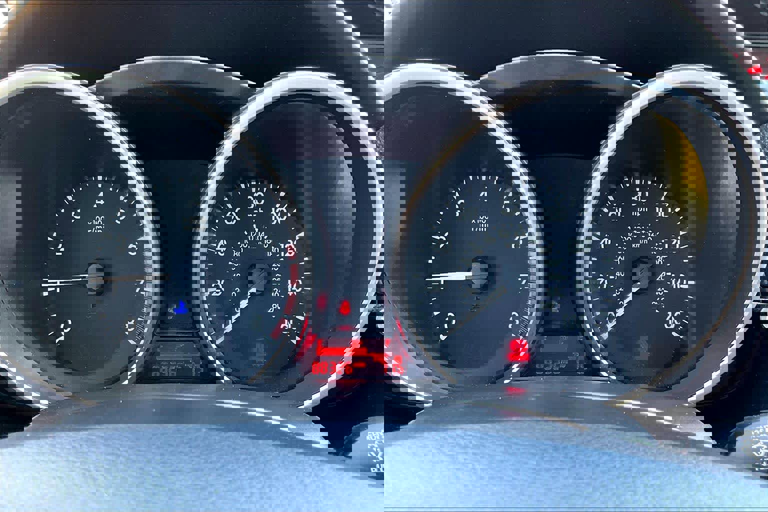 Used 2012 MAZDA MAZDA5 Sport image 25