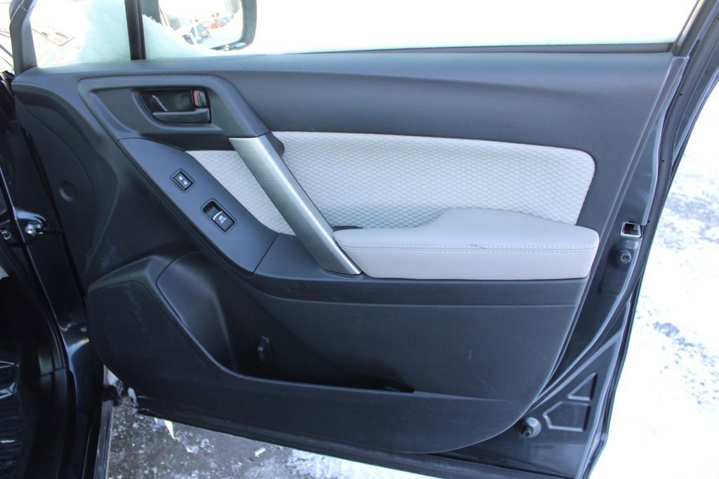 Used 2017 Subaru Forester 2.5i Premium image 20