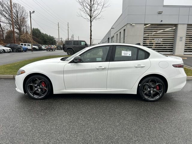 New 2025 Alfa Romeo Giulia AWD w/ Driving Assist Package image 5