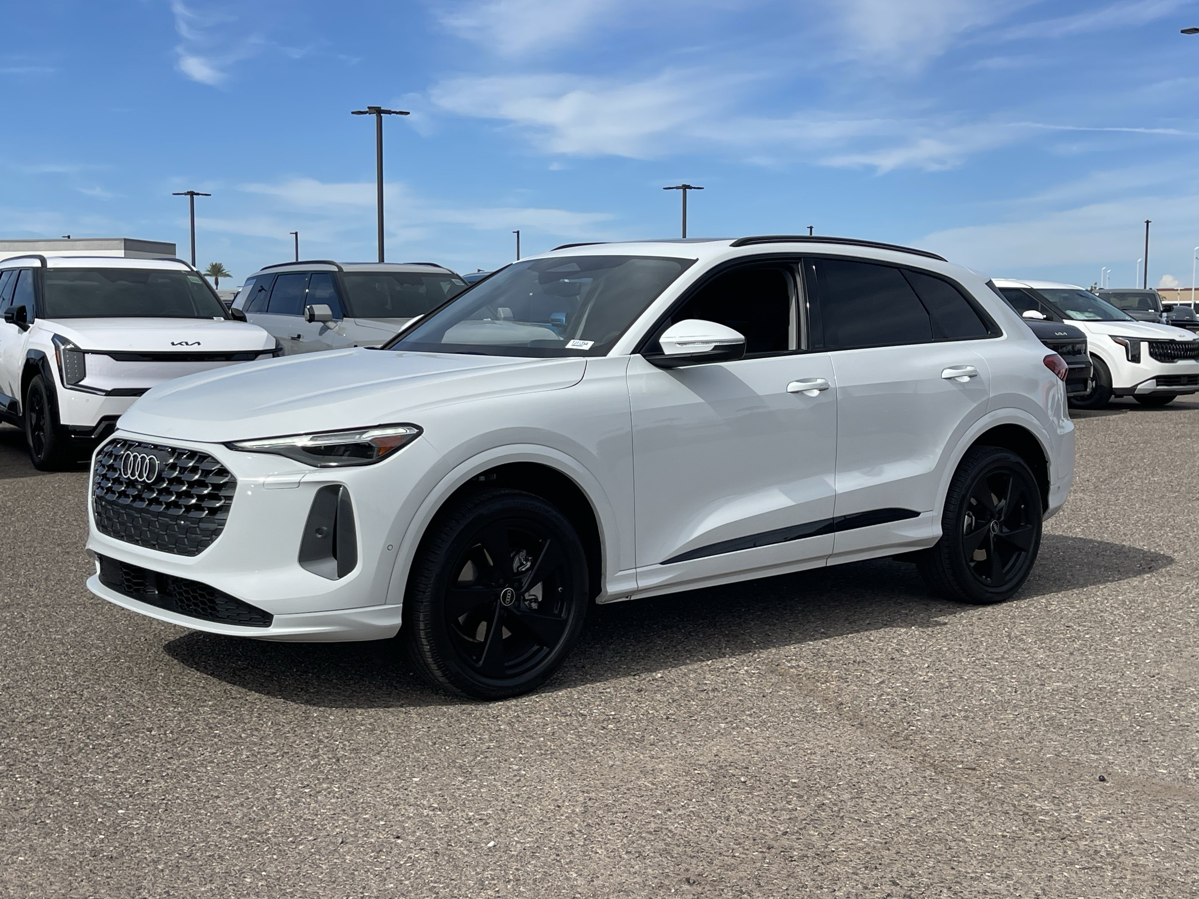 Used 2025 Audi Q5 Premium Plus AWD/4WD image 2