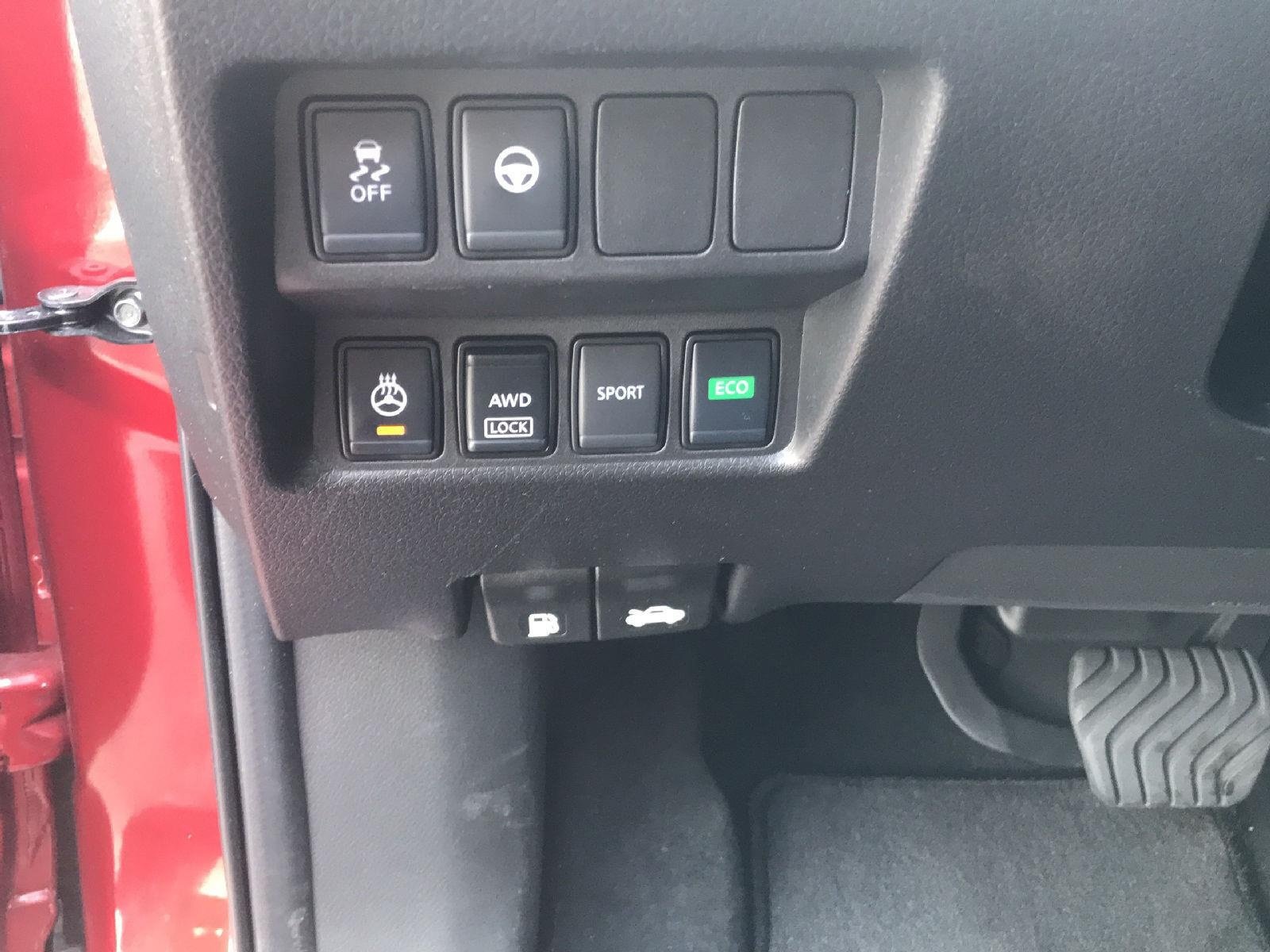 Used 2022 Nissan Rogue Sport SL AWD/4WD image 34