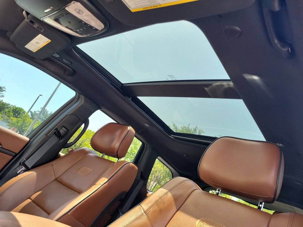 Used 2020 Jeep Grand Cherokee Overland AWD/4WD image 30