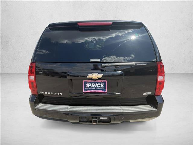 Used 2010 Chevrolet Suburban LT w/ Luxury Package RWD image 4