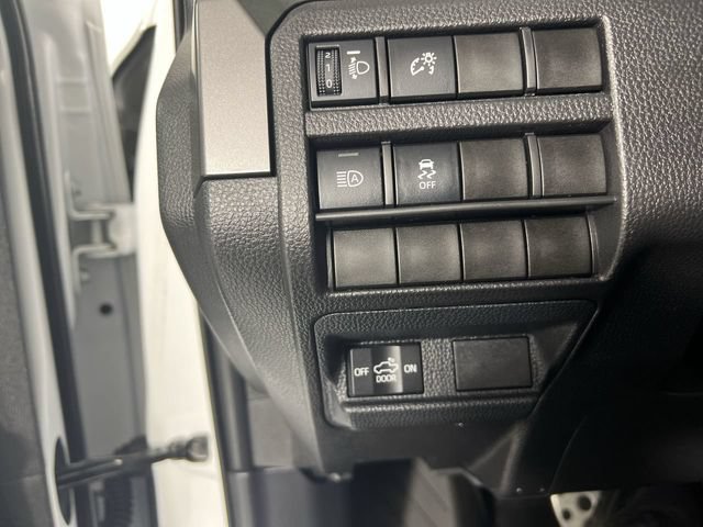 Used 2025 Toyota Tacoma TRD Sport AWD/4WD image 18