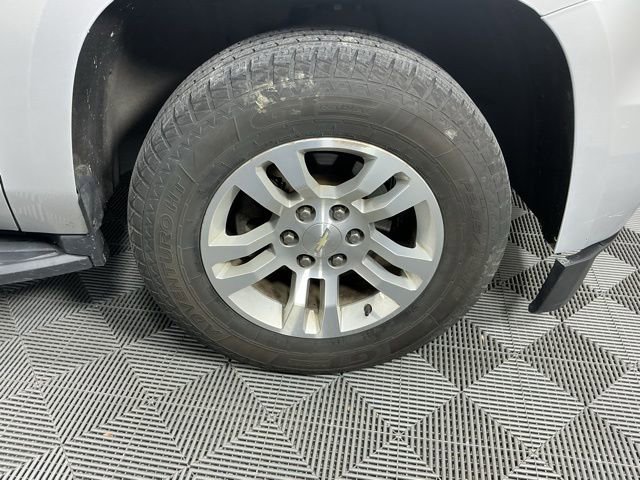 Used 2019 Chevrolet Suburban LT AWD/4WD image 17