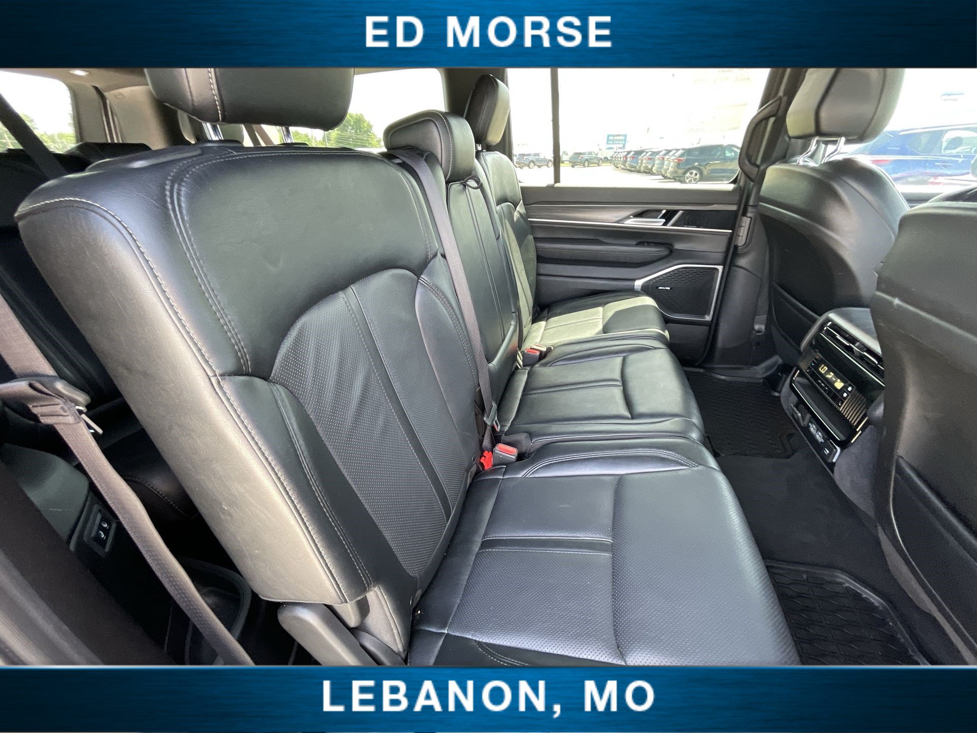 Used 2024 Jeep Wagoneer L Series II w/ Flexible Seating Group AWD/4WD image 25