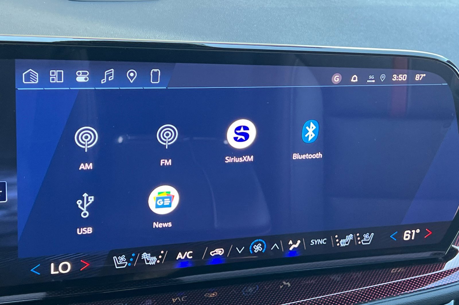 New 2026 Chevrolet Traverse RS w/ LPO, Floor Liner Package image 16