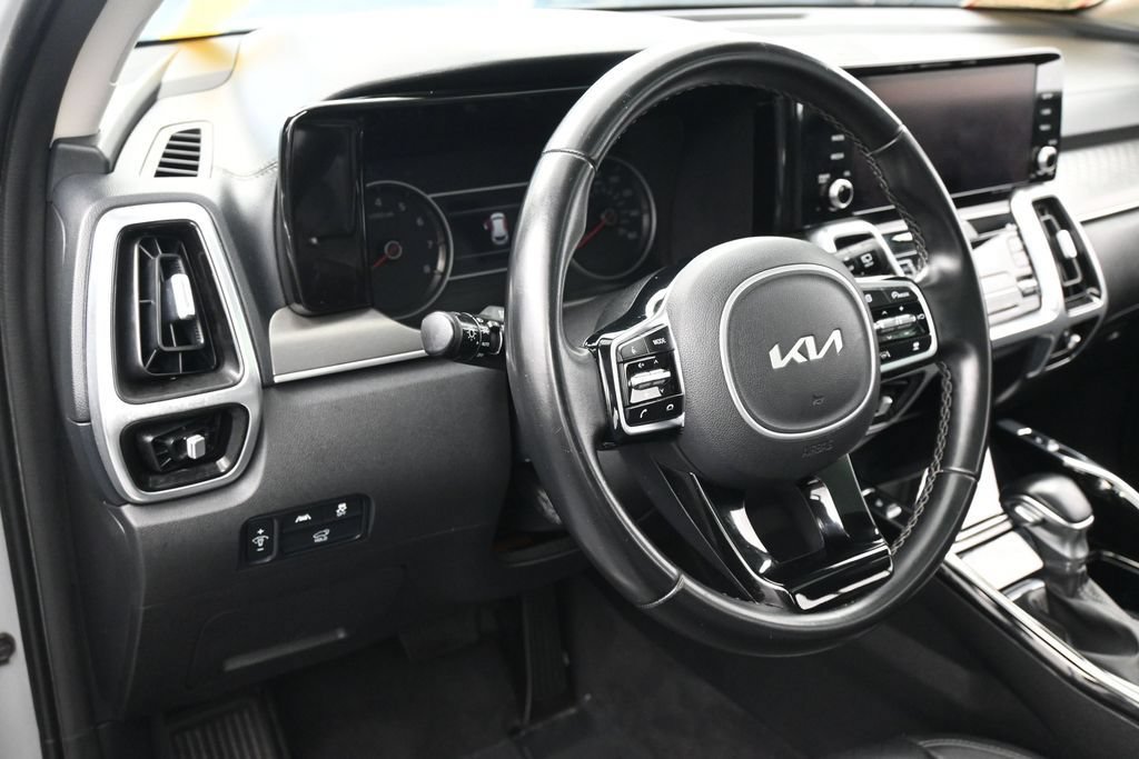 Used 2022 Kia Sorento SX AWD/4WD image 15