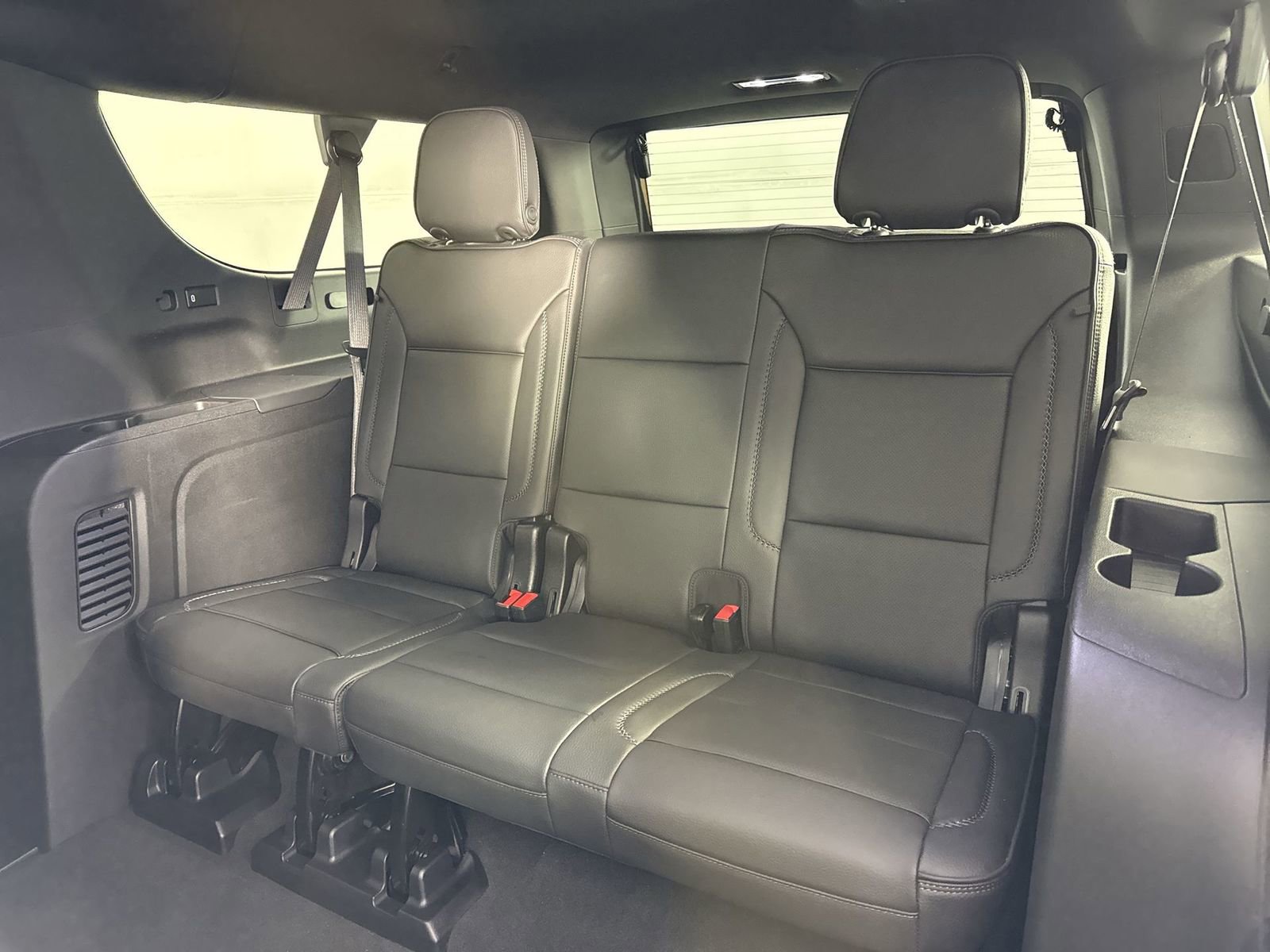 Used 2024 GMC Yukon XL Denali AWD/4WD image 23