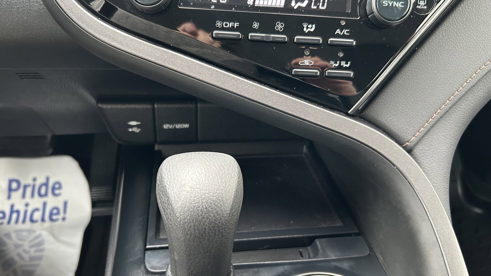 Used 2019 Toyota Camry LE FWD image 30