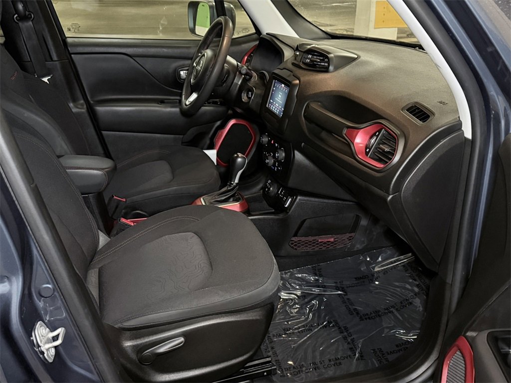 Used 2020 Jeep Renegade Trailhawk image 8