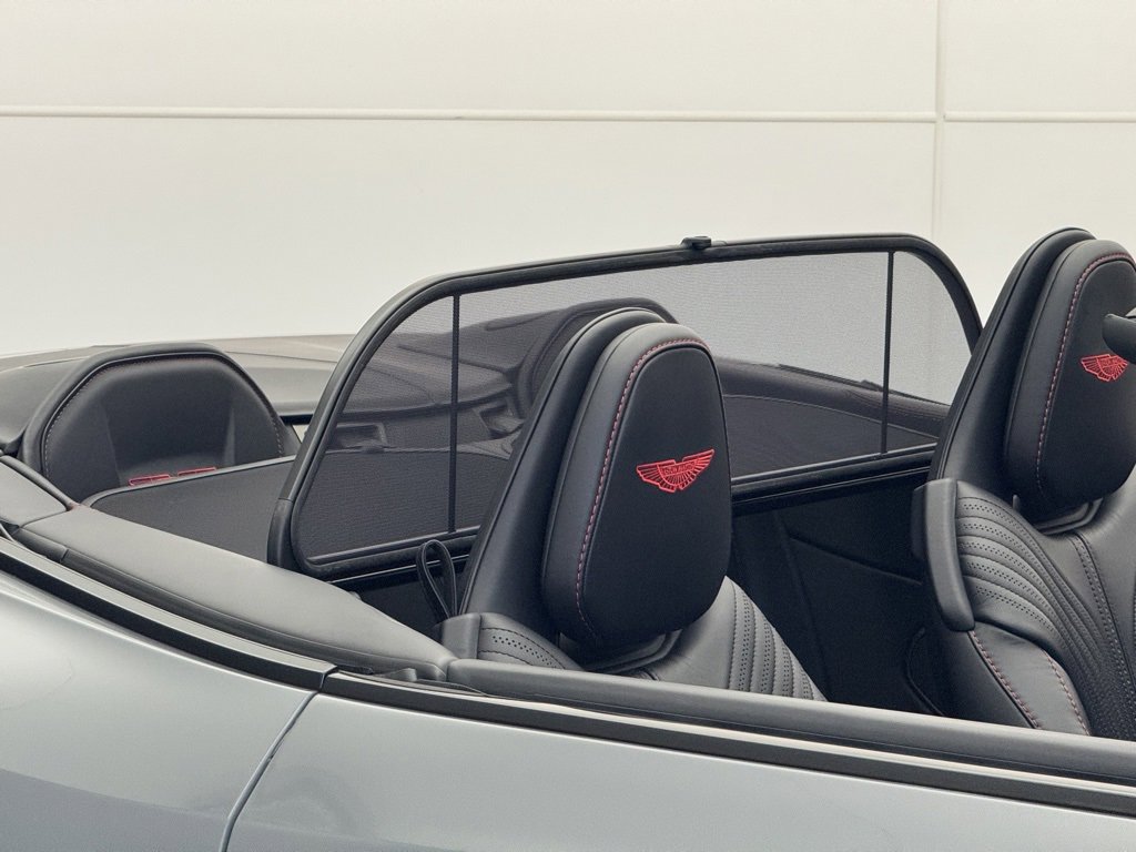 Used 2023 Aston Martin DB11 Volante image 43