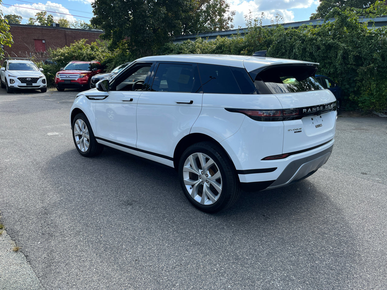 Used 2020 Land Rover Range Rover Evoque SE image 3