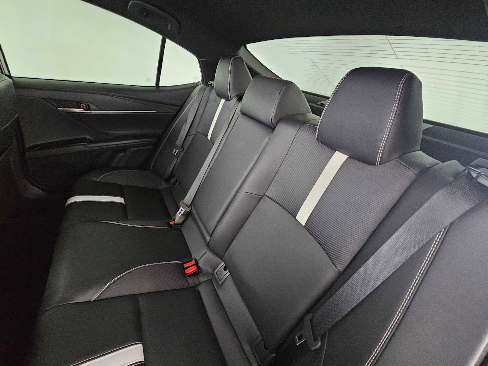 Used 2025 Toyota Camry SE image 17