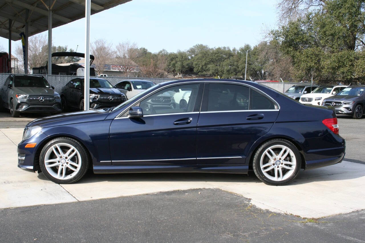 Used 2012 Mercedes-Benz C 300 C 300 Luxury 4MATIC AWD 4dr Se image 7