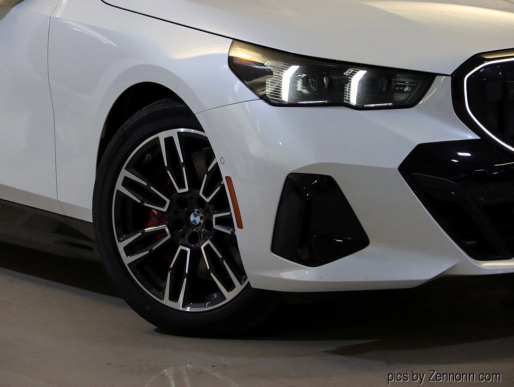 Used 2026 BMW 550e xDrive w/ Executive Package image 4