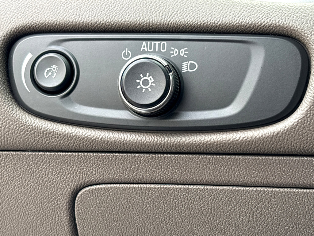 Used 2024 Chevrolet Malibu LT FWD image 9