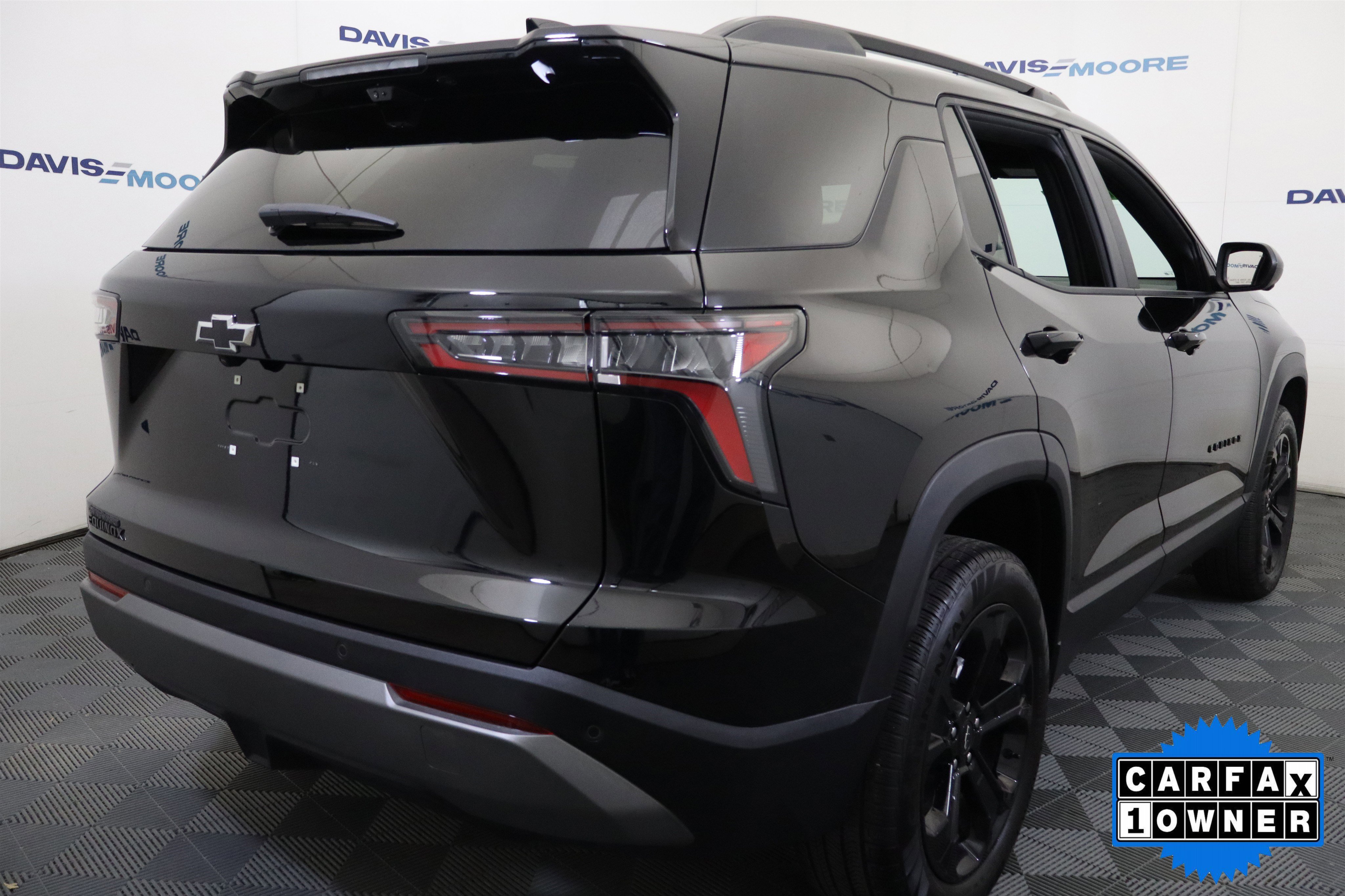 Used 2025 Chevrolet Equinox LT w/ Safety and Technology Package image 5