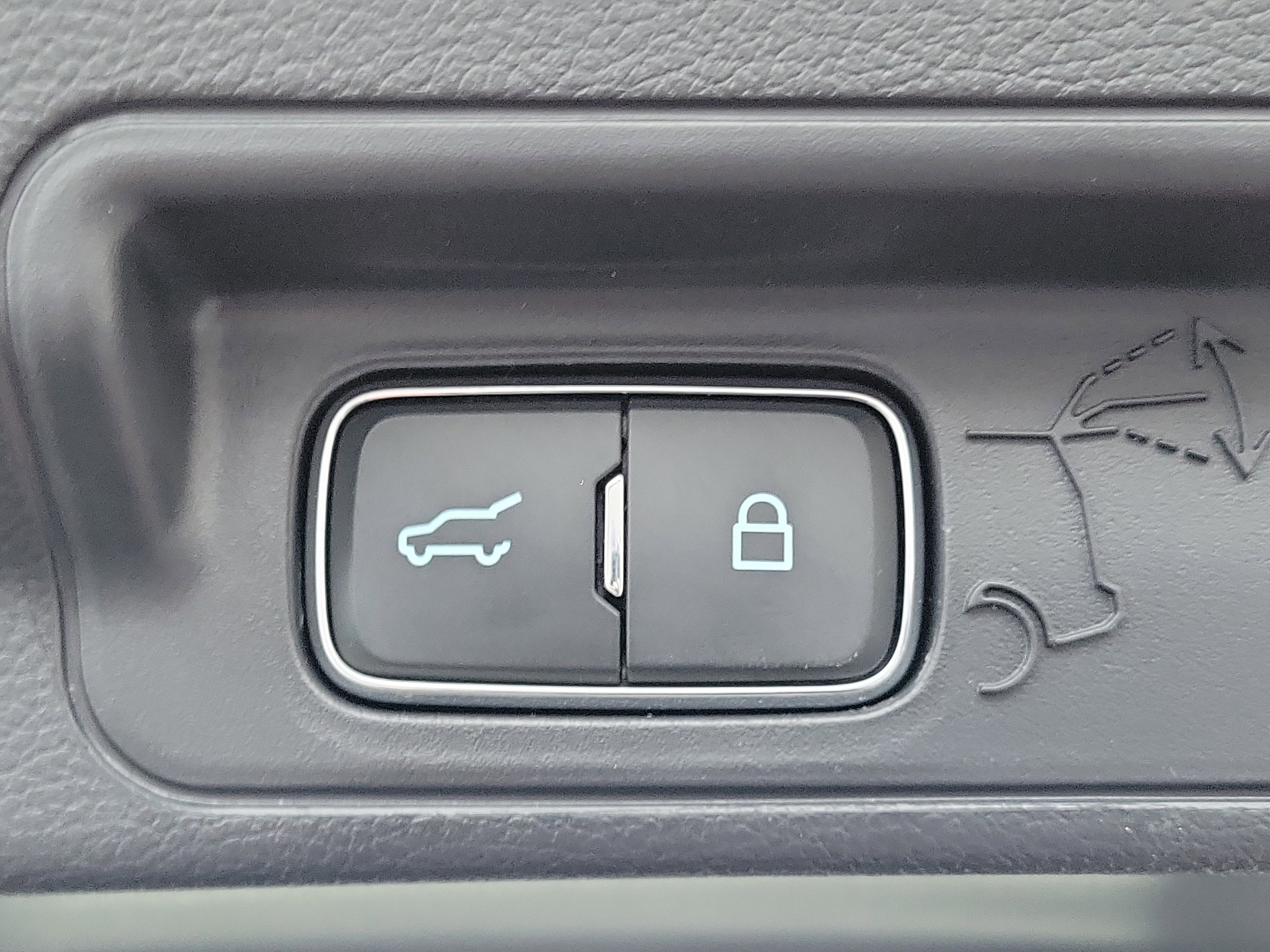 Certified 2025 Ford Explorer ST-Line w/ Premium Package image 9