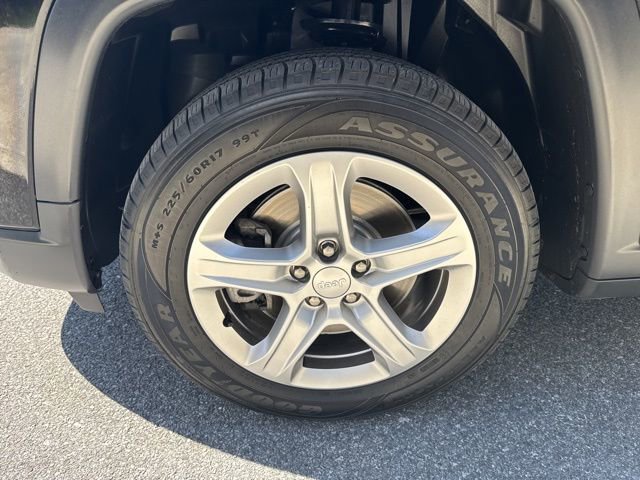 Used 2023 Jeep Compass Latitude AWD/4WD image 9