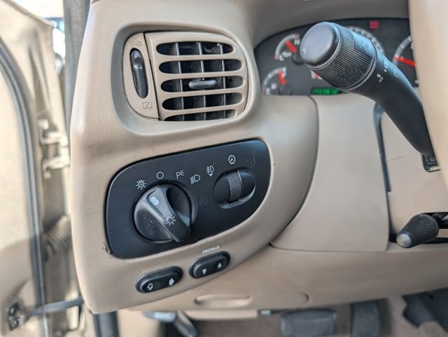 Used 2001 Ford F150 Lariat image 16