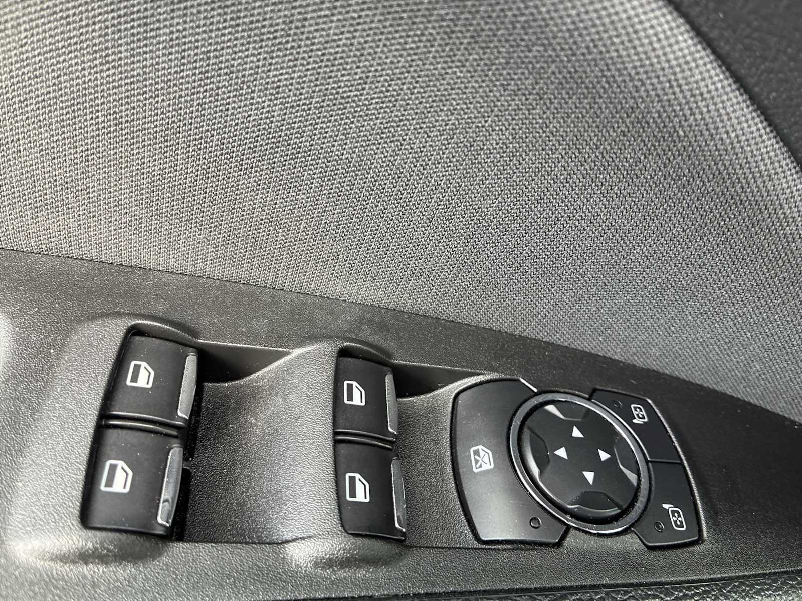 Used 2018 Ford Fusion SE FWD image 15