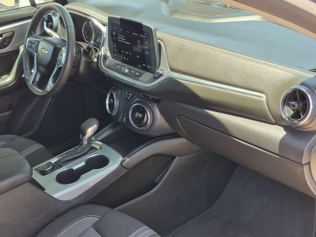Used 2025 Chevrolet Blazer LT FWD image 30