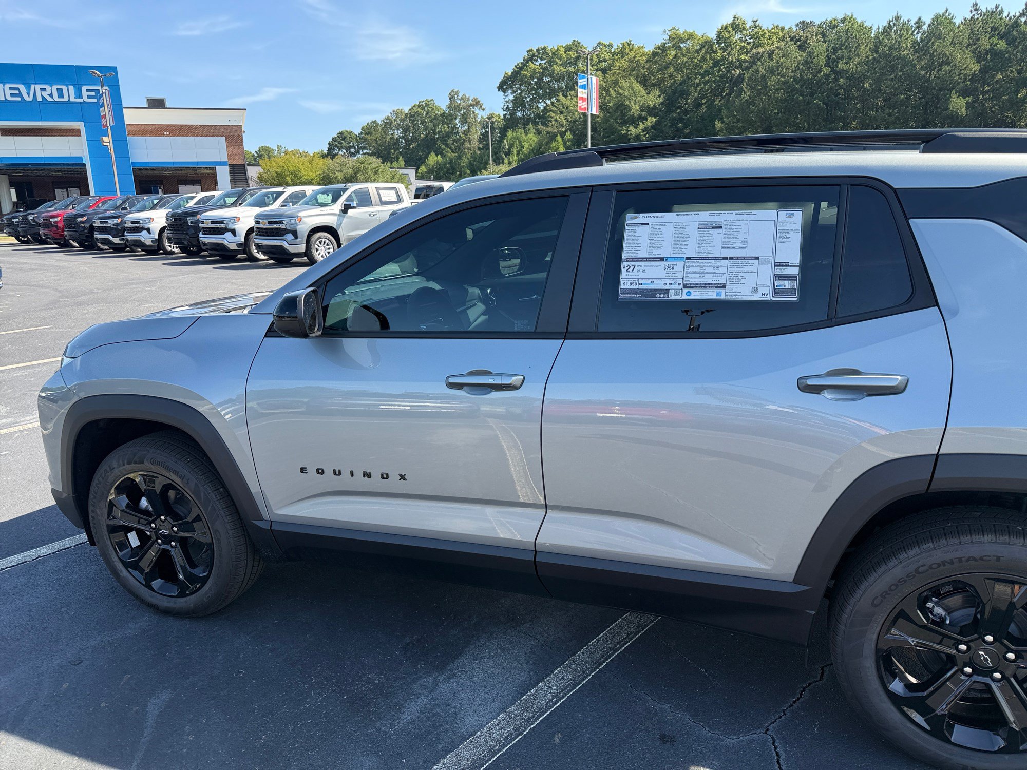 New 2026 Chevrolet Equinox LT w/ Convenience Package II FWD image 11