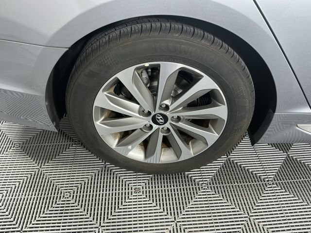 Used 2016 Hyundai Sonata Sport w/ Option Group 1V FWD image 18