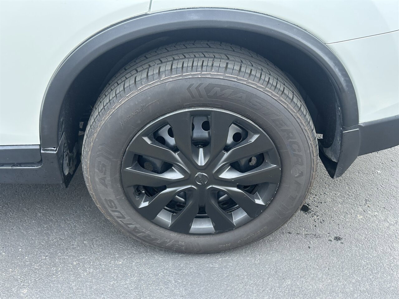 Used 2016 Nissan Rogue S w/ Appearance Package image 29