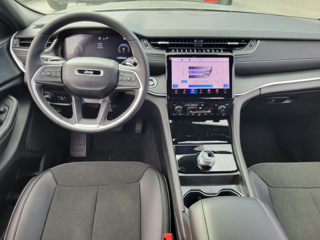 New 2027 Jeep Grand Cherokee Laredo X AWD/4WD image 4