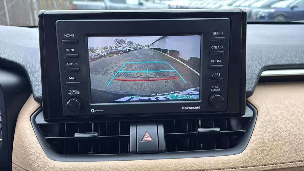 Used 2022 Toyota RAV4 LE image 21