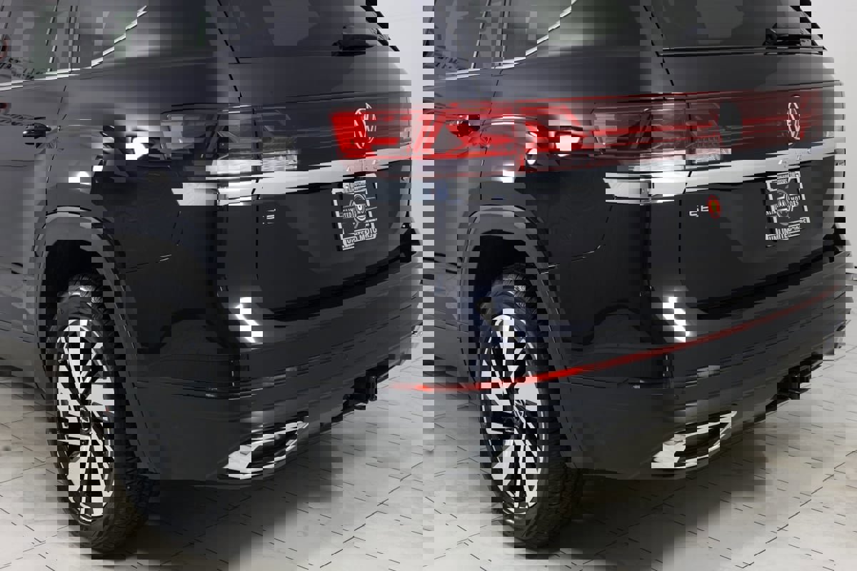 Used 2024 Volkswagen Atlas SE image 42