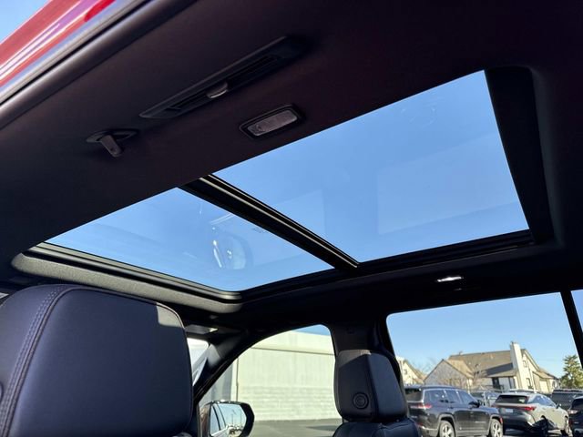 Used 2023 Chevrolet Tahoe High Country AWD/4WD image 19