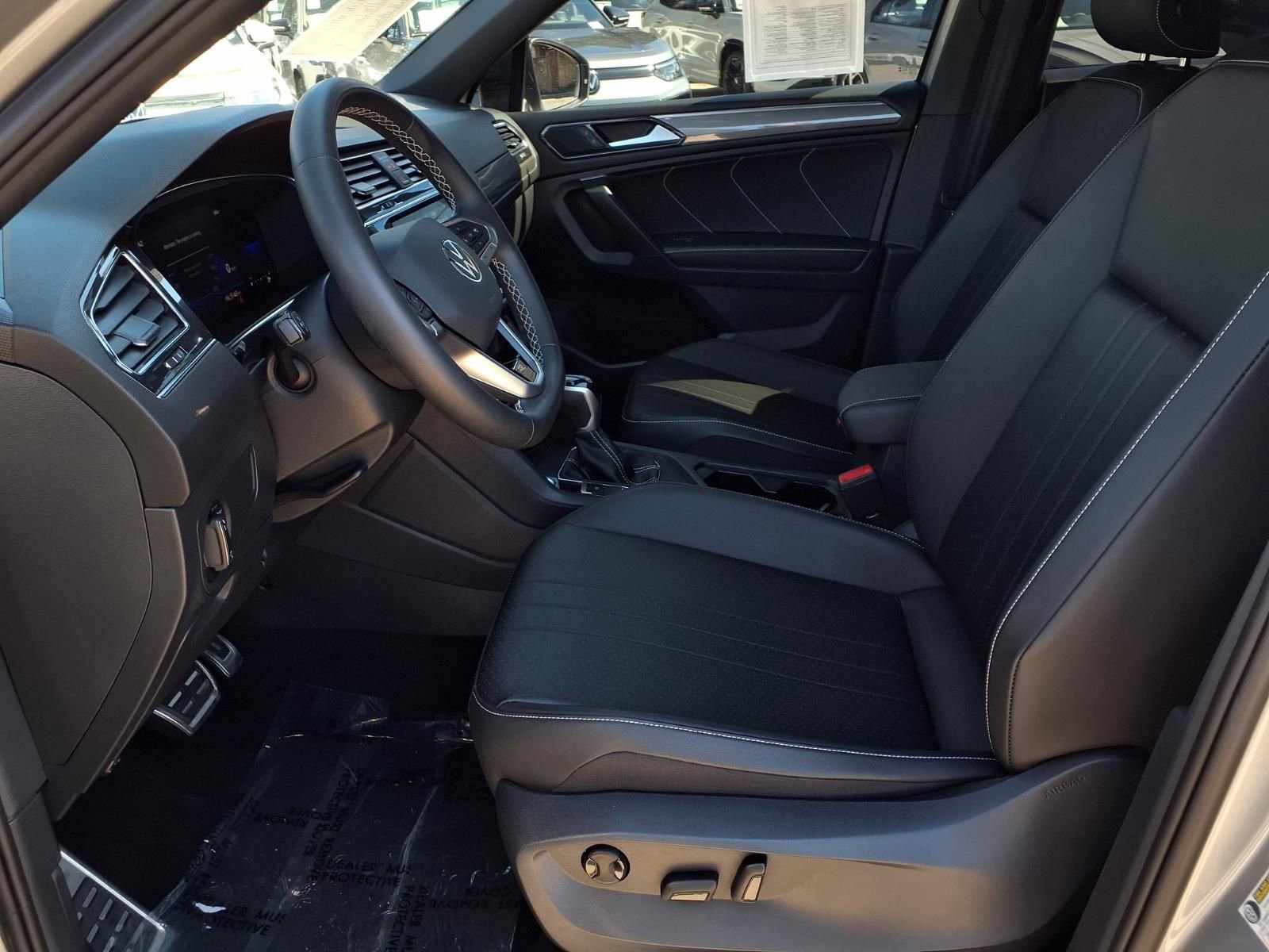 Certified 2023 Volkswagen Tiguan SE R-Line image 16