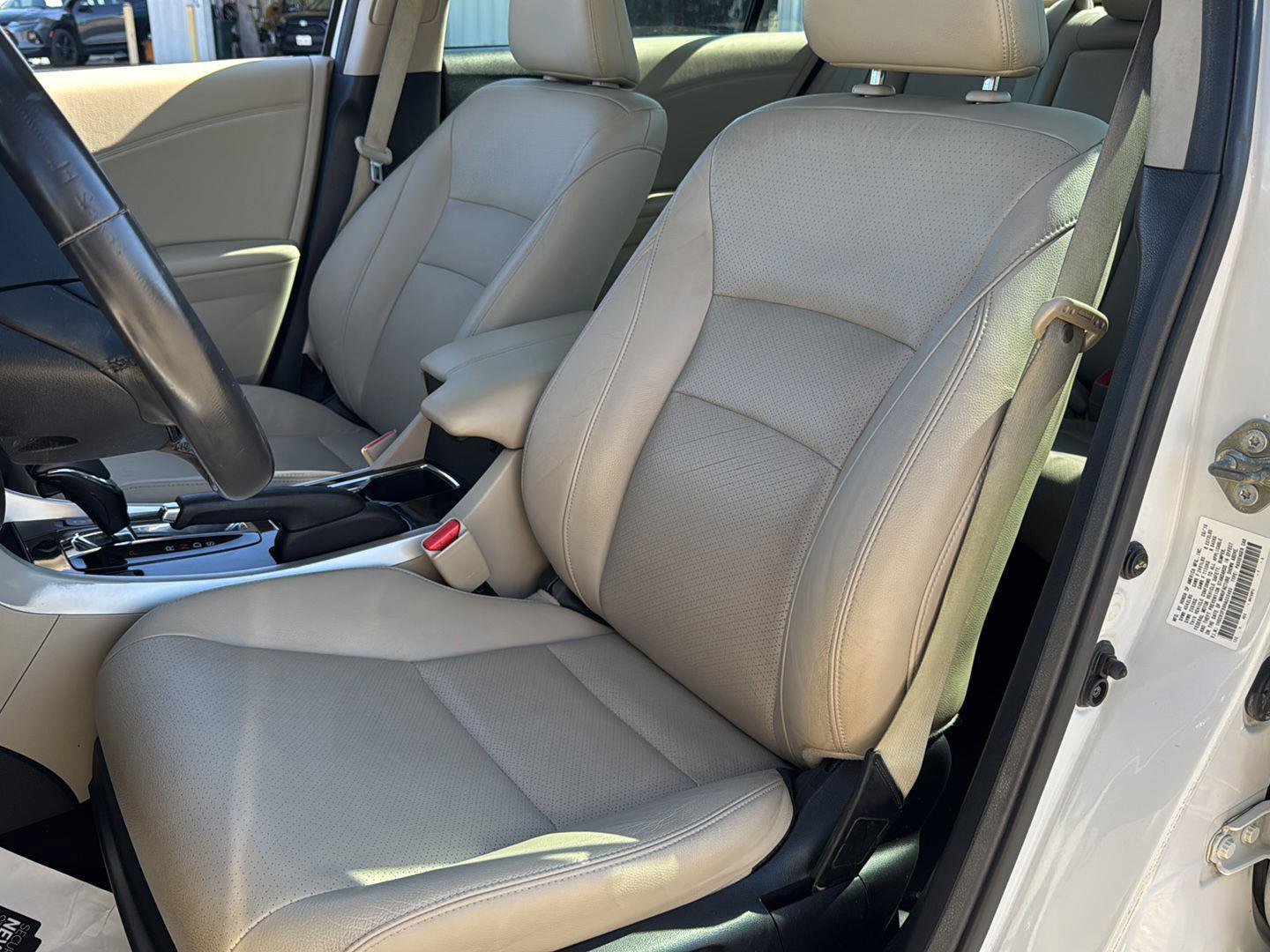 Used 2017 Honda Accord Touring image 10