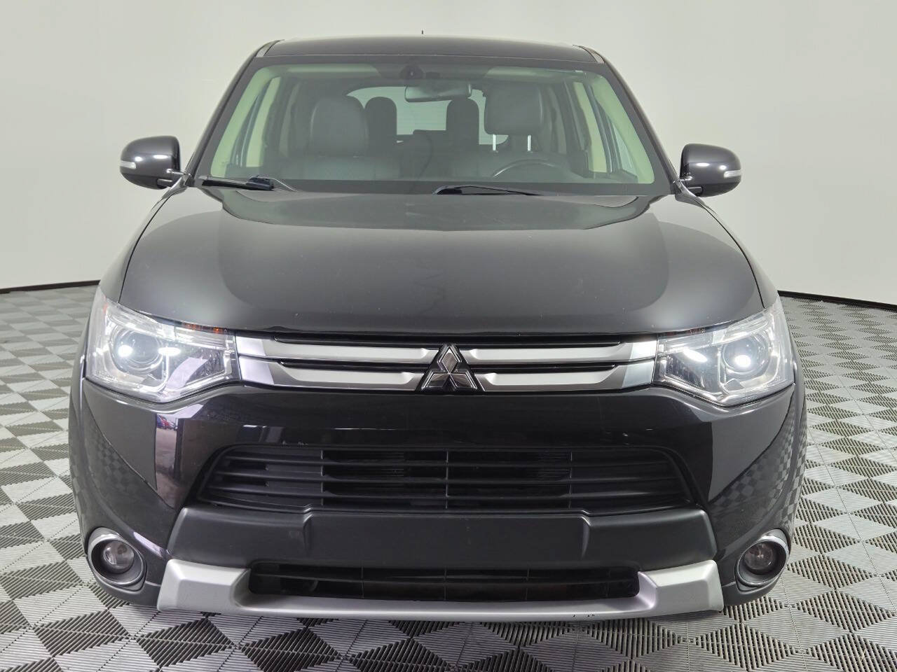 Used 2015 Mitsubishi Outlander GT AWD/4WD image 2