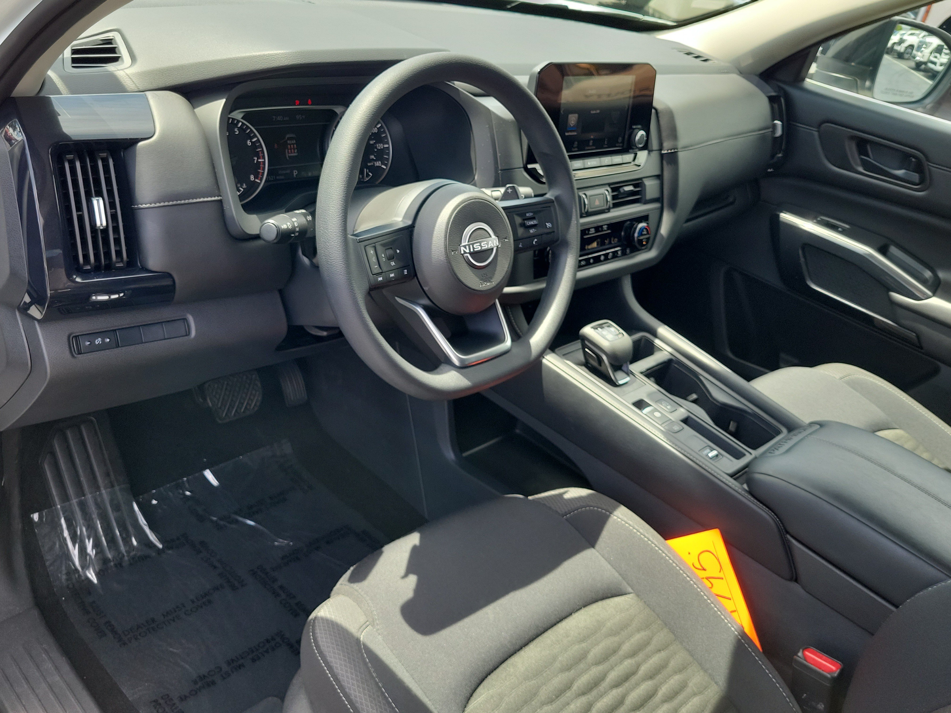 Used 2025 Nissan Pathfinder S FWD image 21