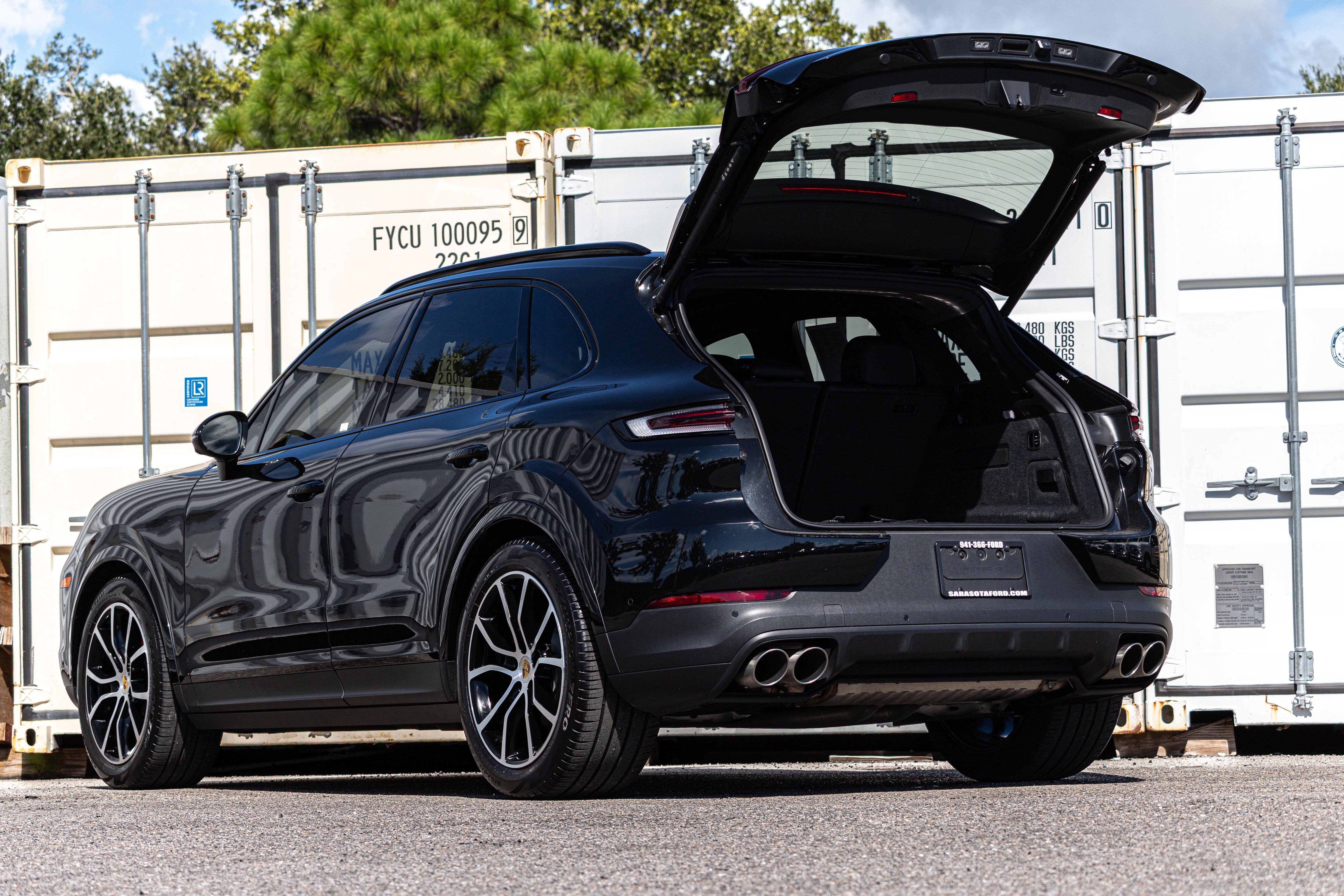 Used 2024 Porsche Cayenne S AWD/4WD image 28