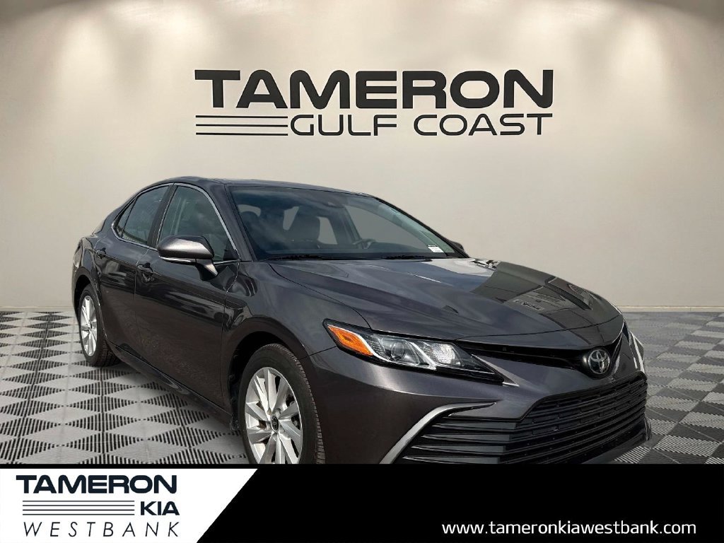 Used 2022 Toyota Camry LE w/ Convenience Package FWD image 1