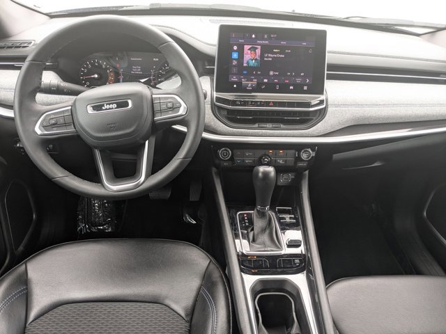 Used 2018 Jeep Compass Limited w/ Navigation Group FWD image 16