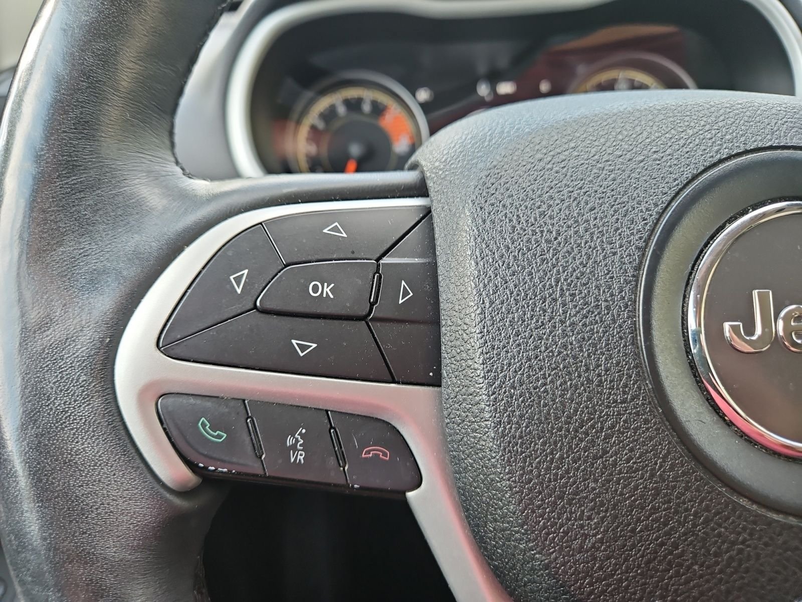 Used 2017 Jeep Cherokee Limited AWD/4WD image 24