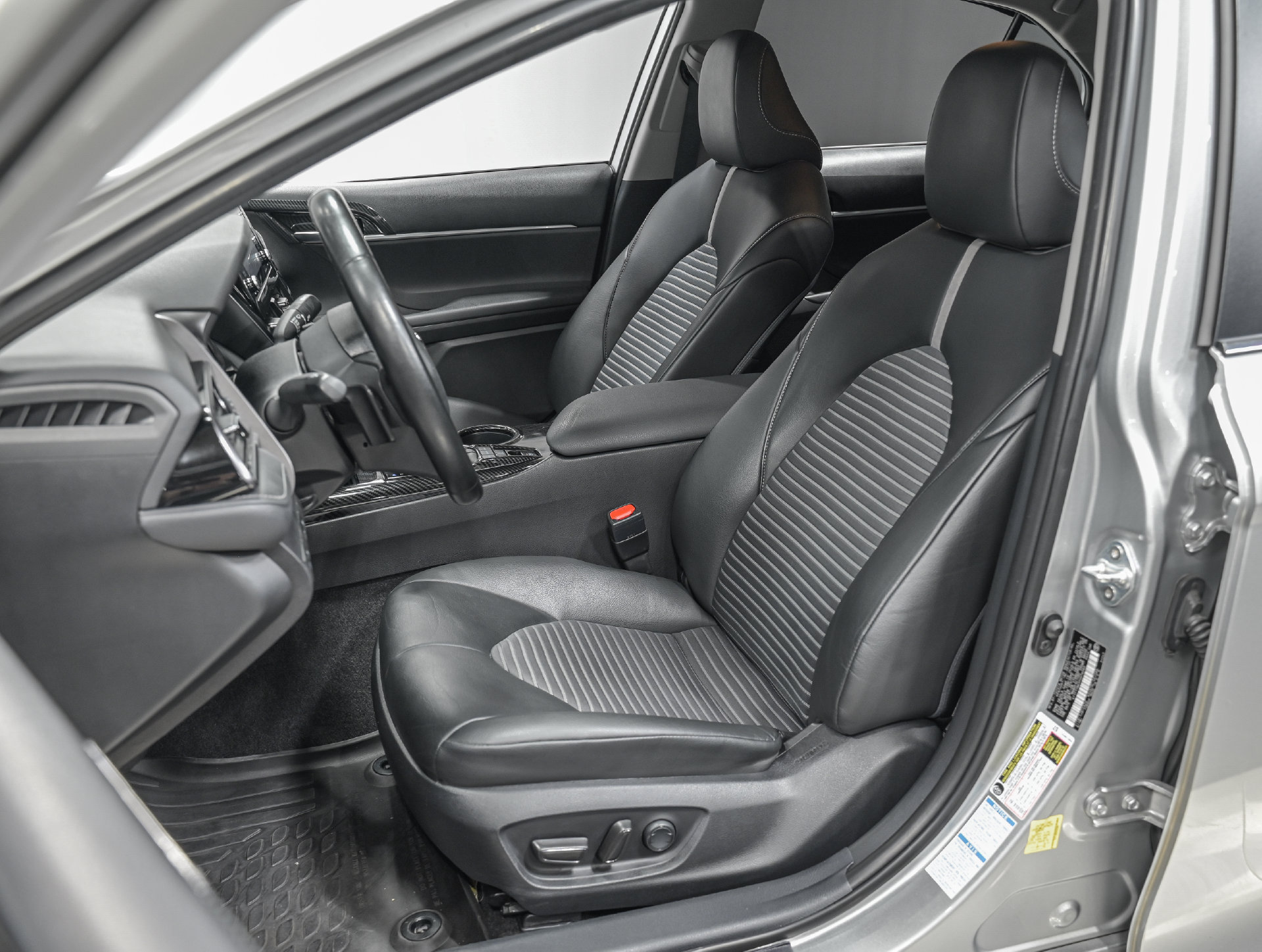 Used 2023 Toyota Camry SE w/ Convenience Package AWD/4WD image 16
