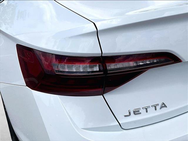 Used 2024 Volkswagen Jetta SE w/ Panoramic Sunroof Package FWD image 29