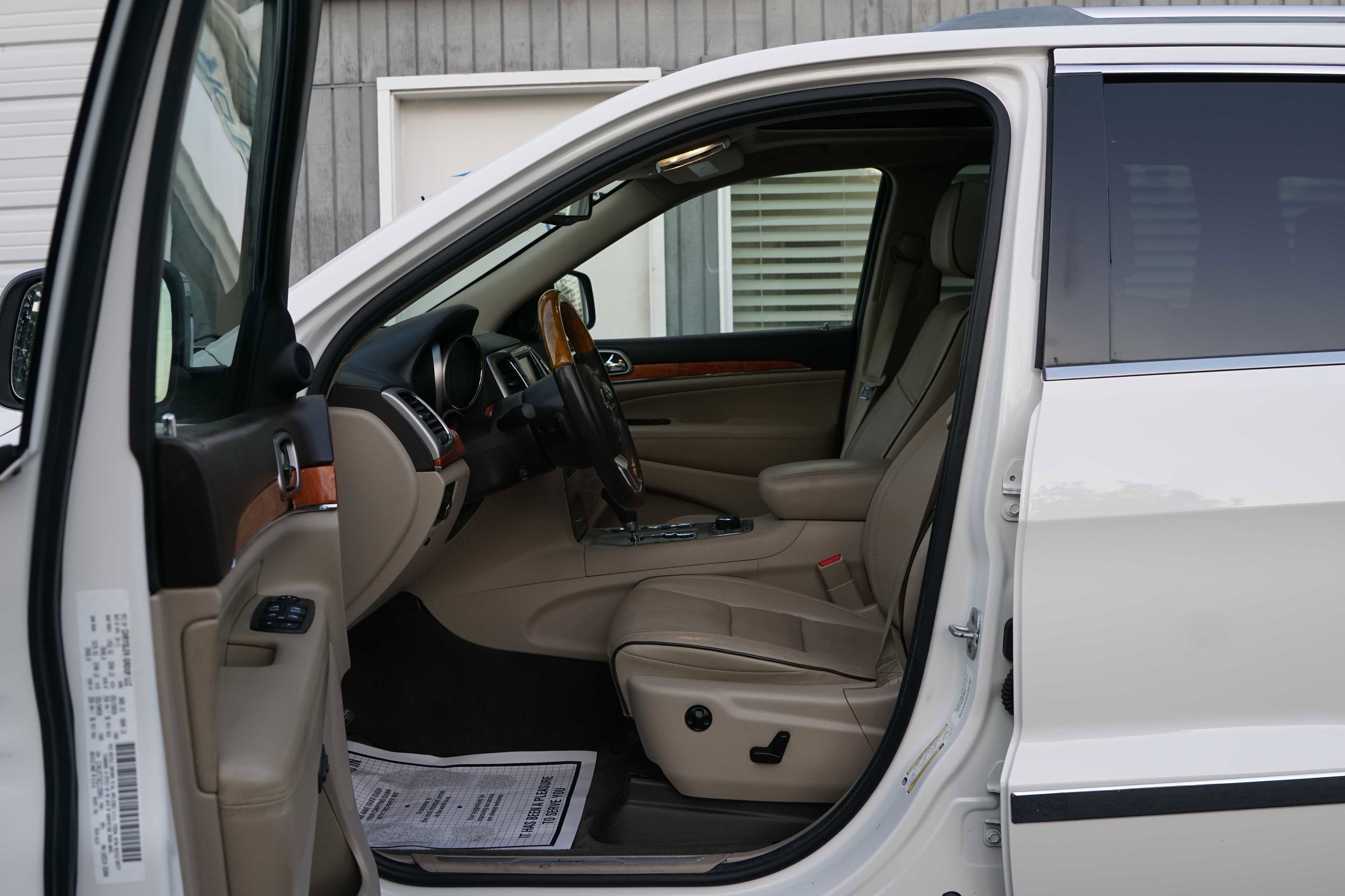 Used 2012 Jeep Grand Cherokee Overland image 37