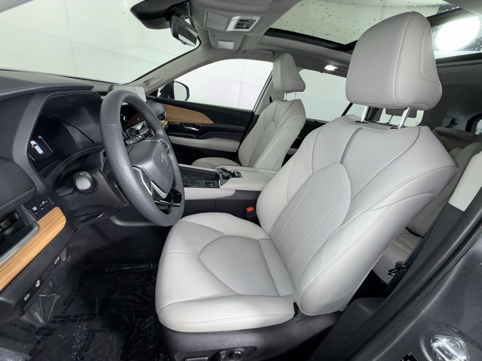 Used 2025 Toyota Grand Highlander AWD image 13