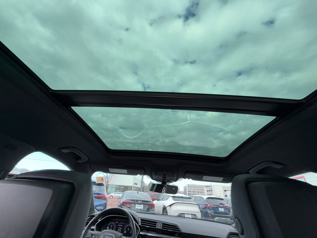 Used 2024 Audi Q3 2.0T Premium image 23